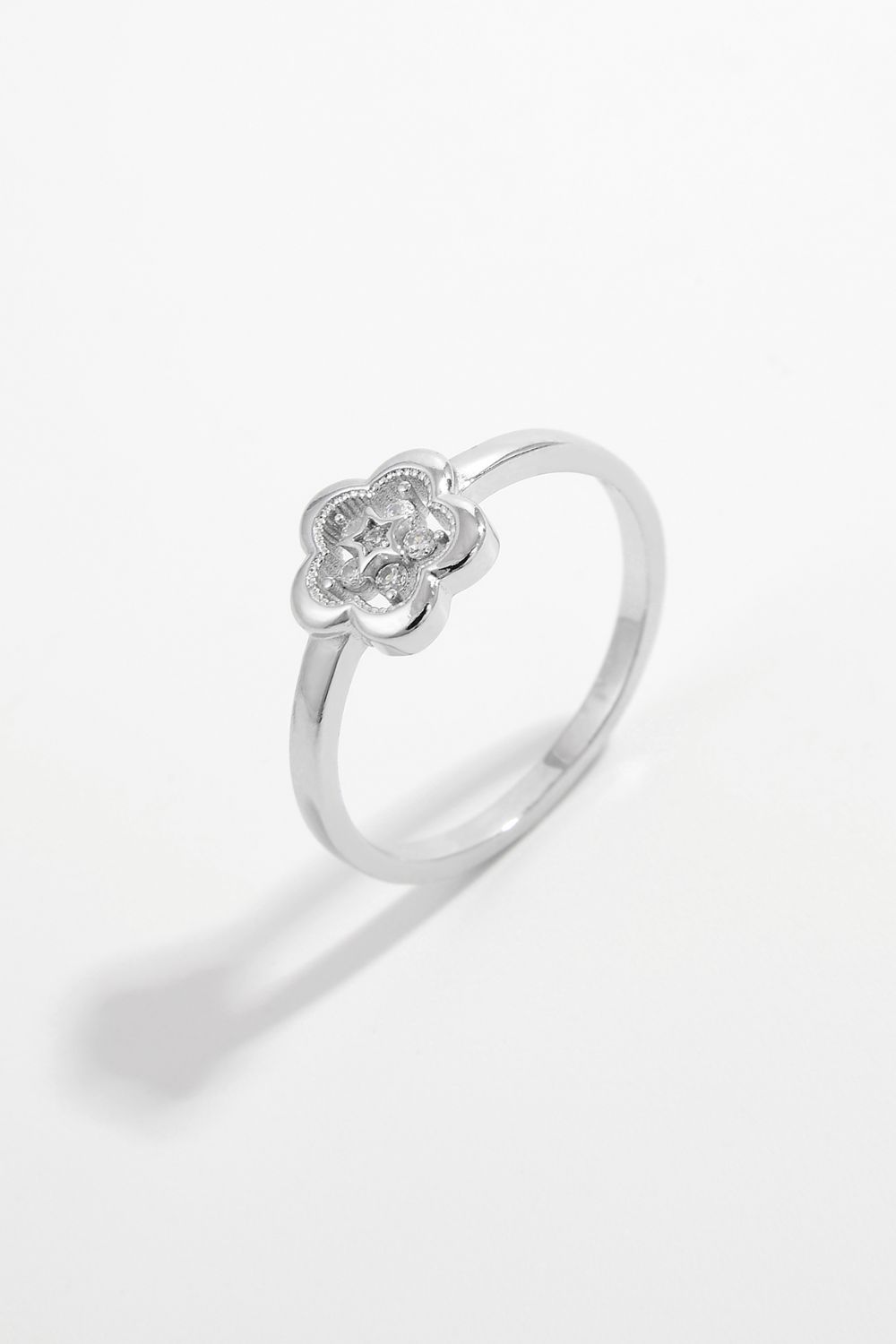 Bee Sweet Platinum-plated Flower Ring