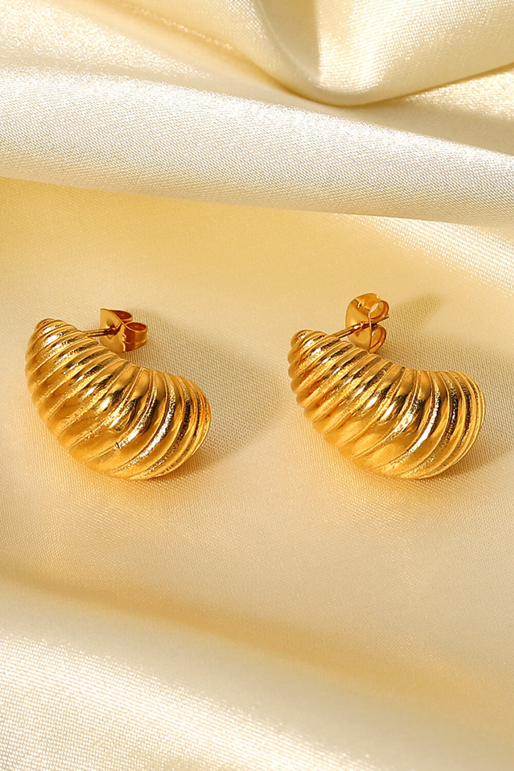 Shell Shore Gold Stud Earrings