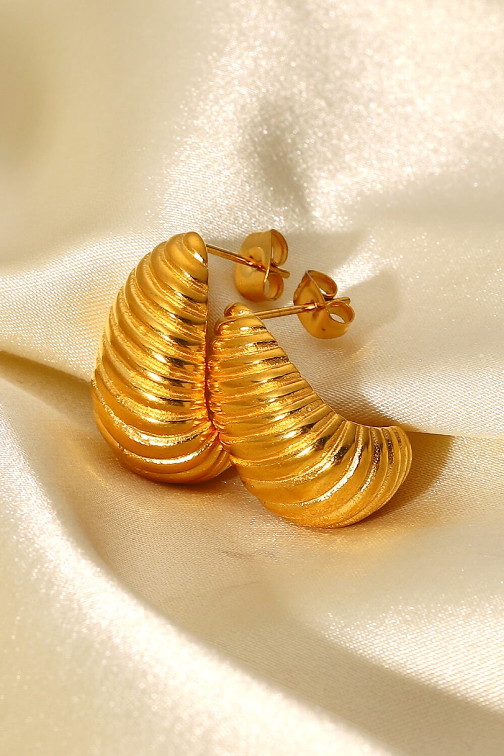 Shell Shore Gold Stud Earrings