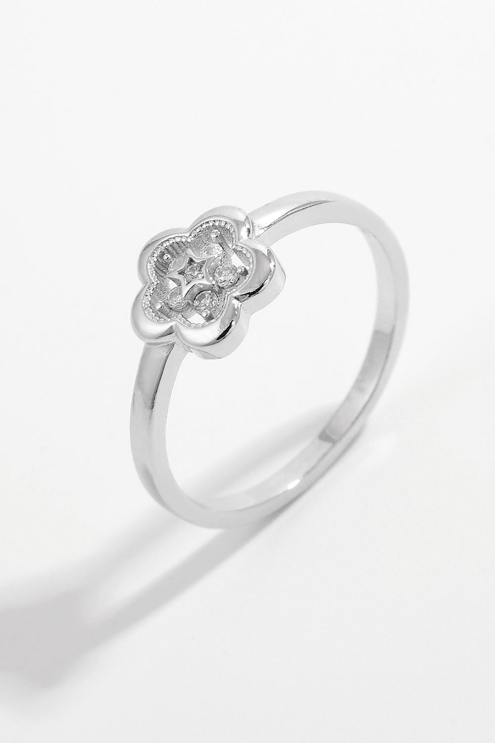 Bee Sweet Platinum-plated Flower Ring