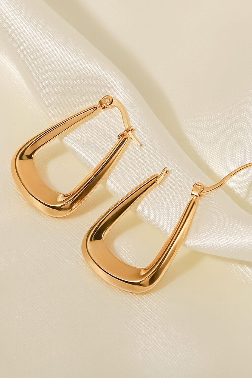 Clean Girl Geometric Earrings